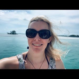 Meet your Posher, Daniela